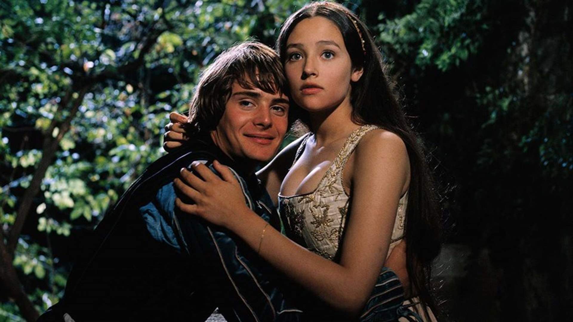 بسبب مشهد ظهرا فيه عاريين... نجما "روميو وجولييت" يرفعان دعوى قضائية ضدّ منتجي الفيلم