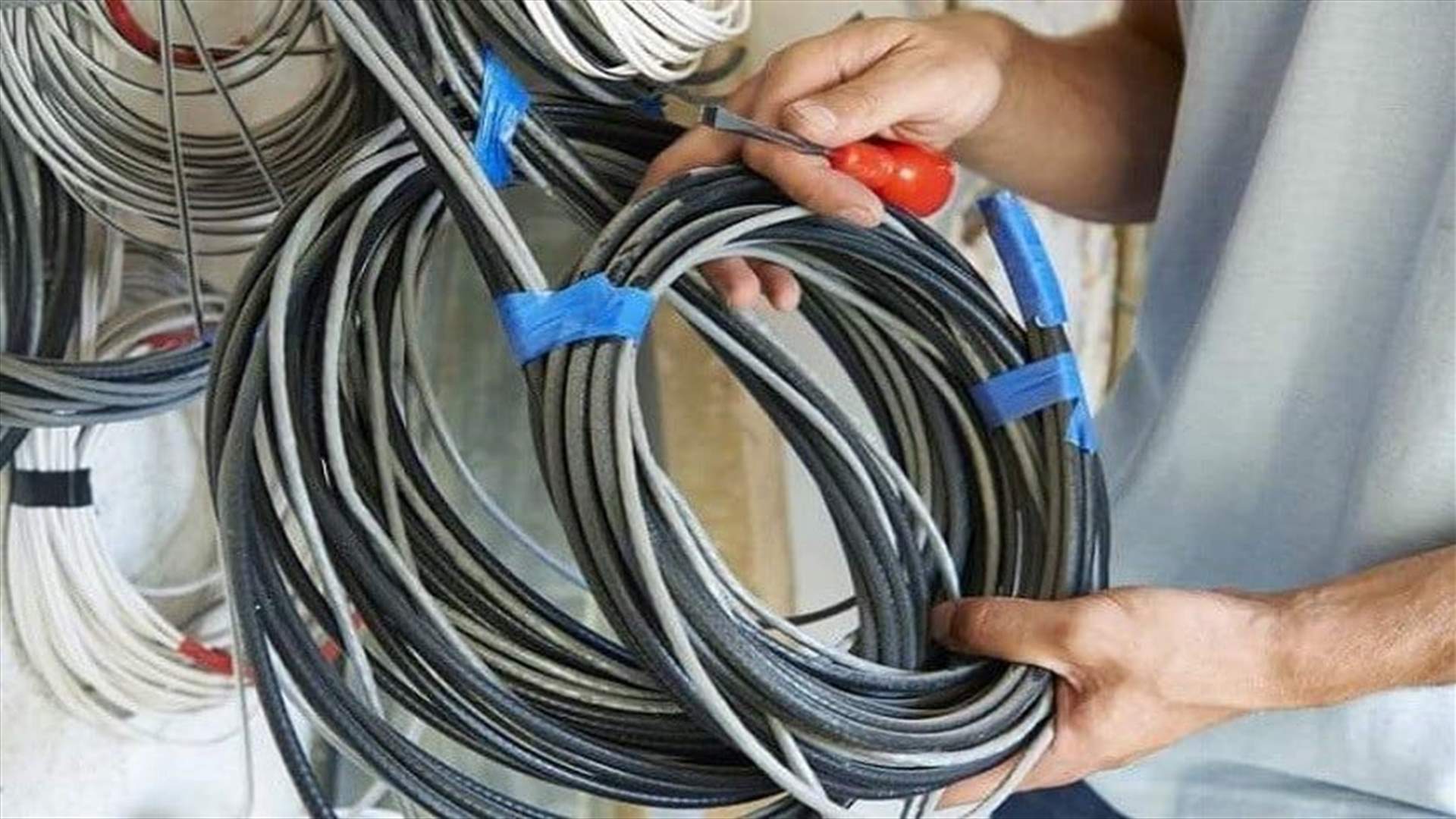 سرقة كابلات الكهرباء على طريق جعيتا-سهيلة