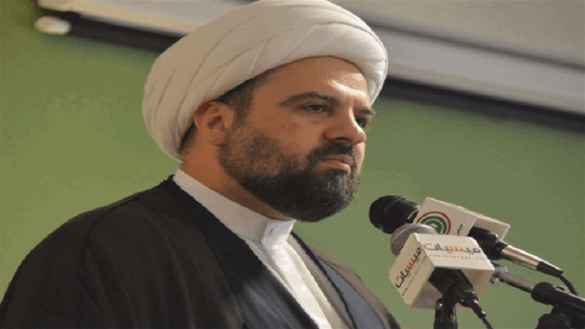 أحمد قبلان: من غير المسموح أن نتذرع بالعجز الداخلي لوضع البلد بين أنياب الخارج