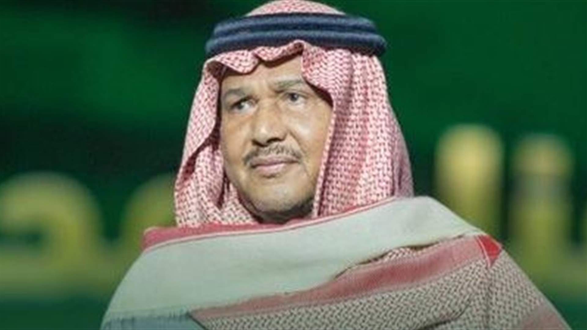 دموع محمد عبده خلال تكريمه تشعل مواقع التواصل الاجتماعي