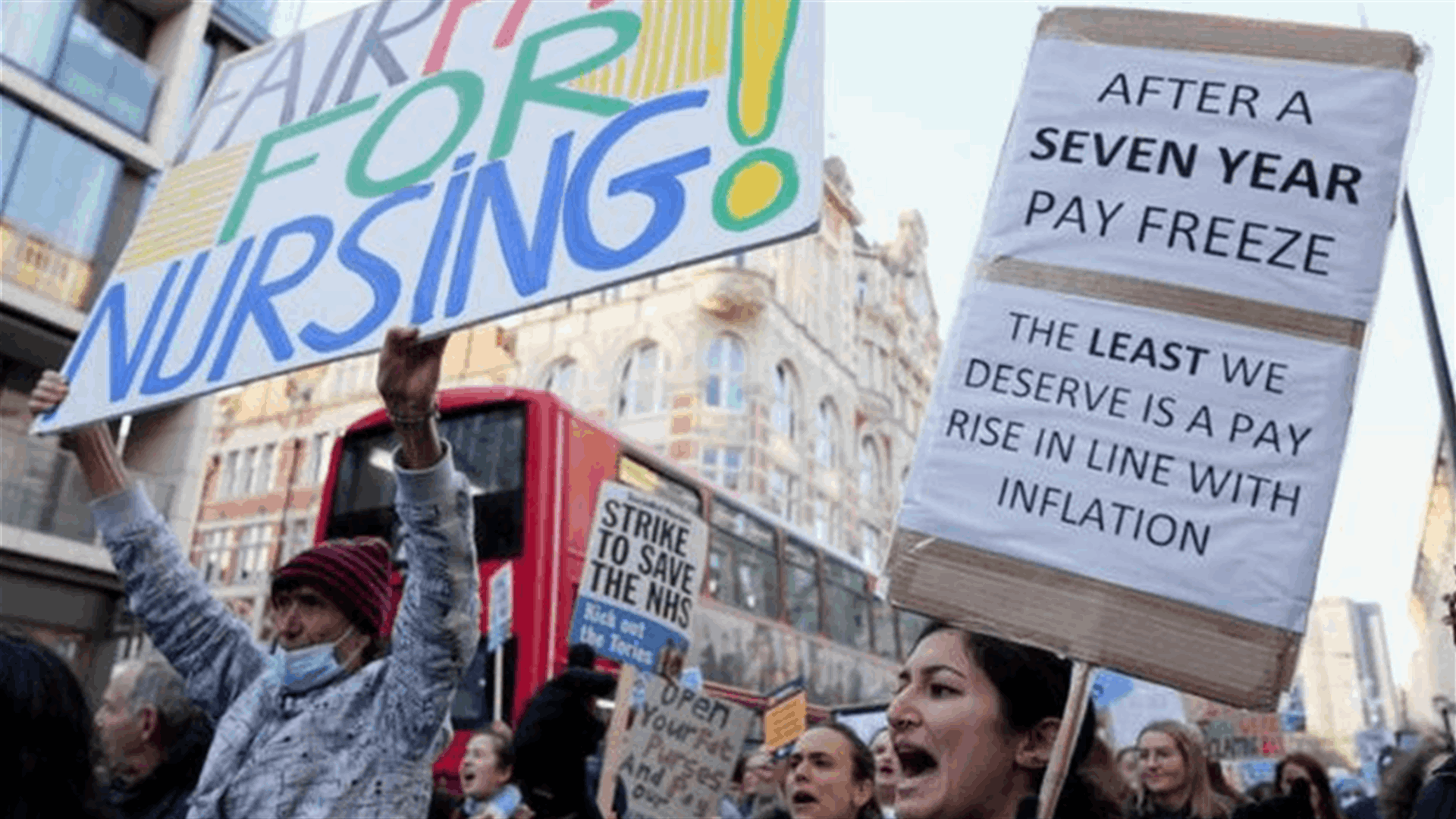 UK ministers to hold talks with unions in bid to end strikes