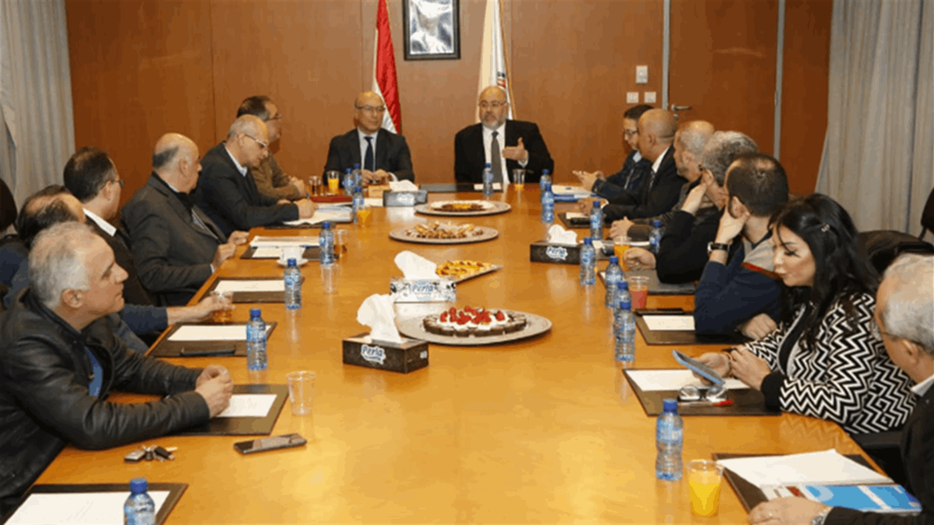 أبيض من نقابة الاطباء: تراجع دخل الدولة انعكس على خدمات وزارة الصحة ... بخاش: لفصل أتعاب الطبيب وايصال بدل اتعابه مباشرة اليه