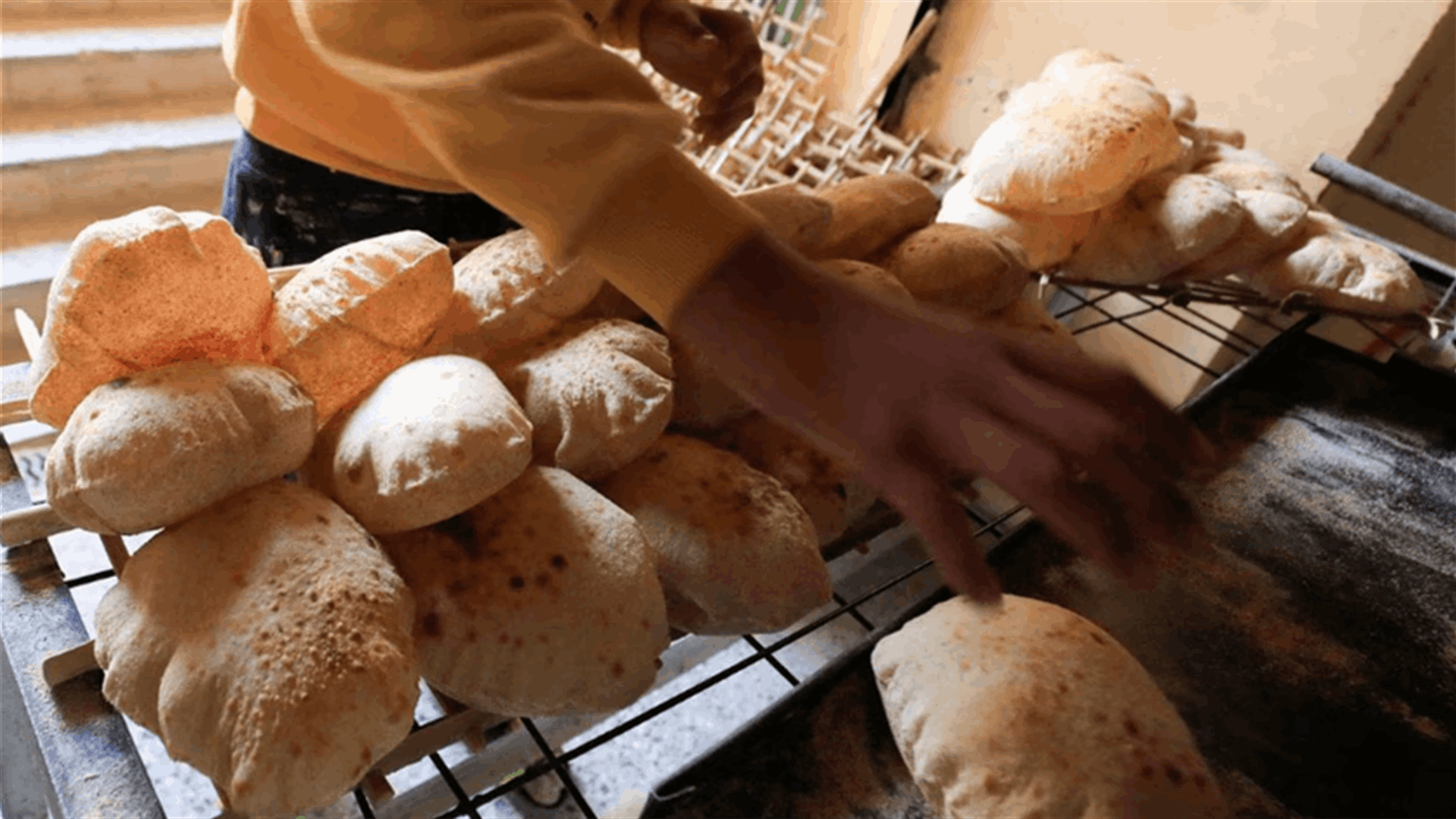 Egypt to sell discounted bread to fight inflation