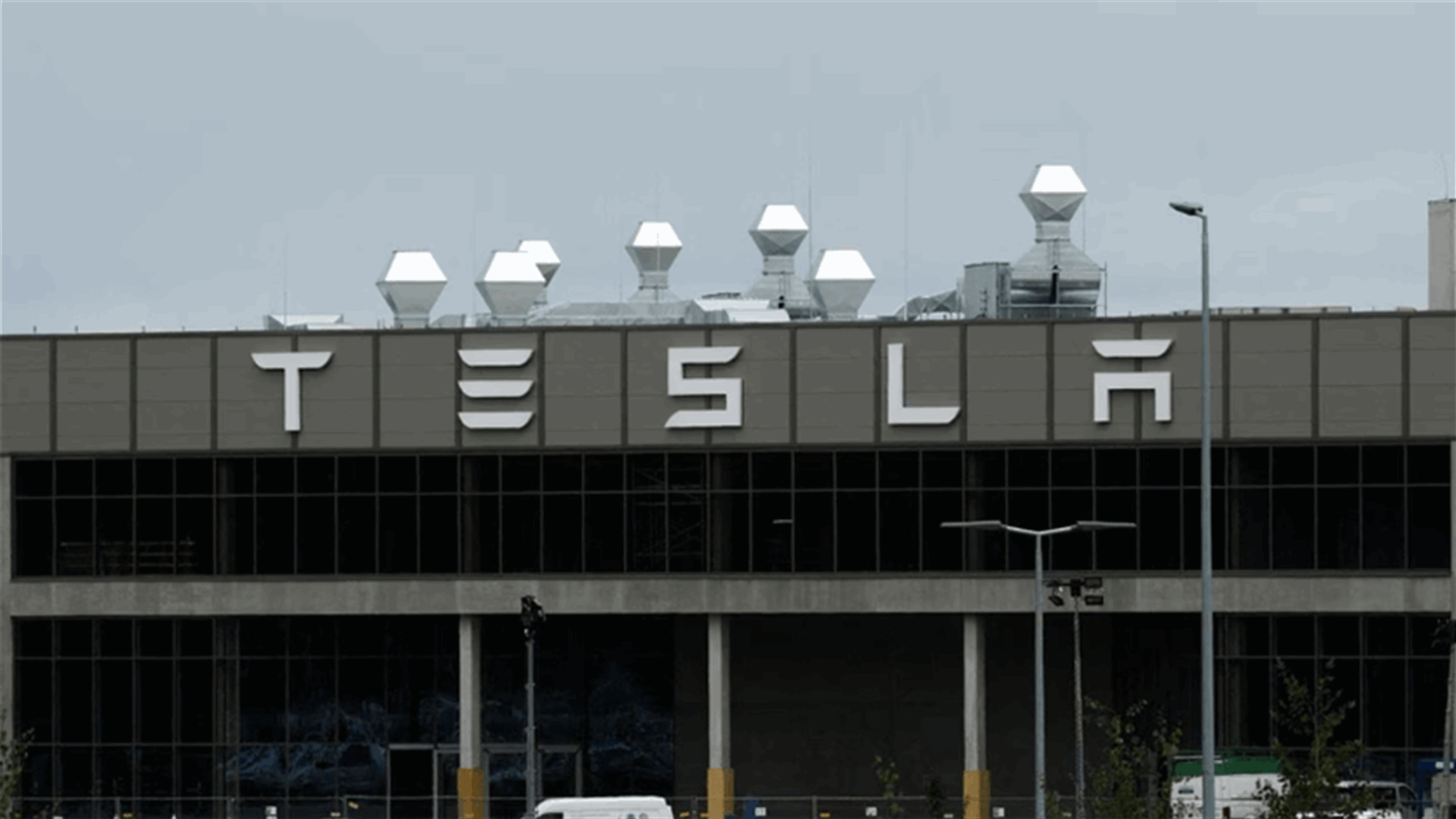 Tesla under fire in Germany over union concerns on working hours, contracts