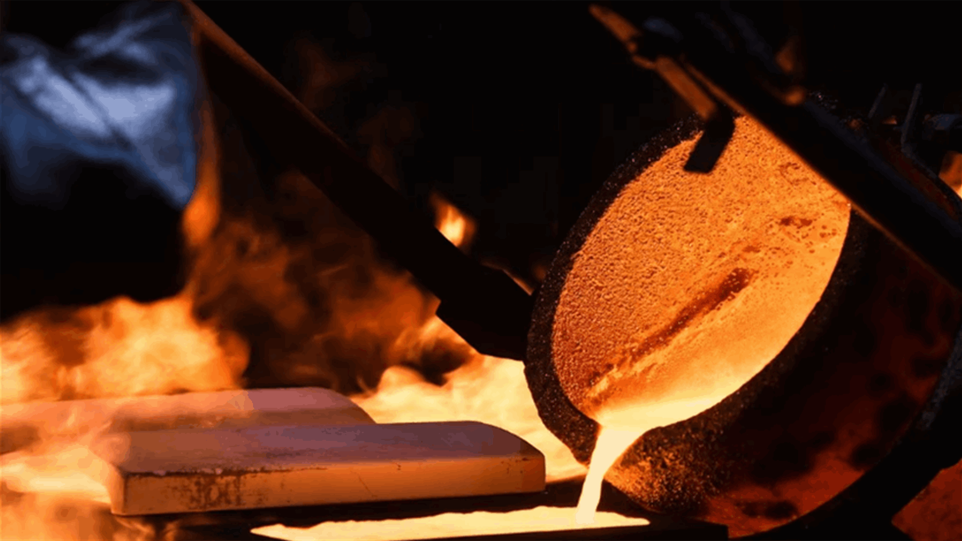 Gold prices seen rising towards record highs as rate rises near end