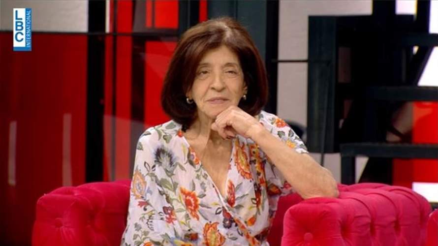 سبعينية تدخل استوديو "أحمر بالخط العريض" بالمايوه: "العمر بدو يزيد... ما بحب غش"