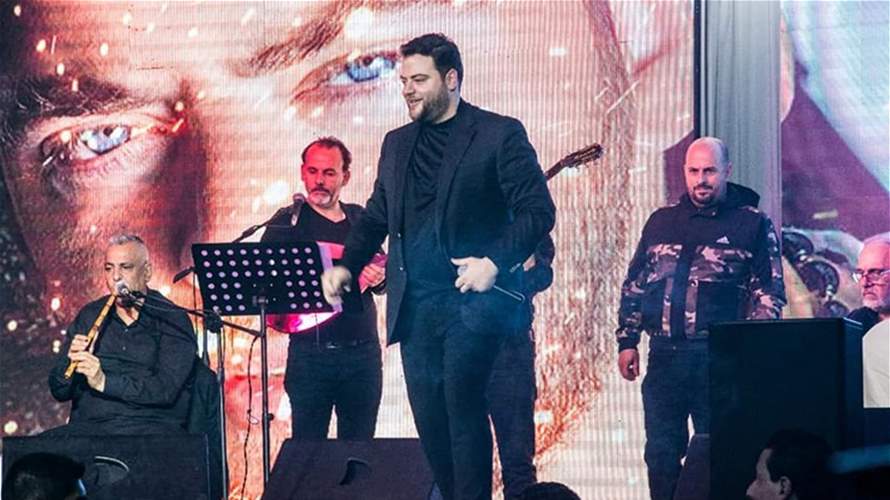 عامر زيان أشعل حماس الجمهور ليلة رأس السنة في لبنان... وحفل جديد مع وائل جسار