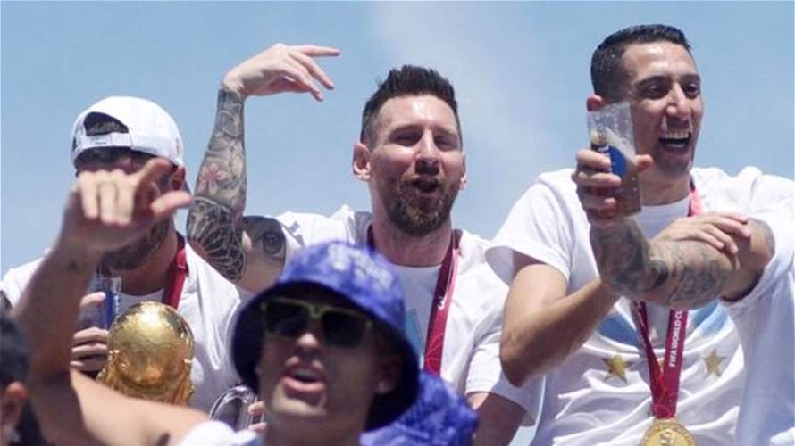 بعد فوزه بكأس العالم... ميسي يعود إلى تمارين نادي باريس سان جرمان