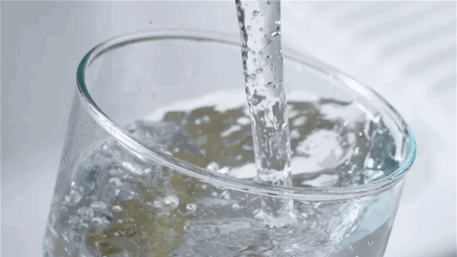 دراسة تكشف... شرب الماء قد يبطئ عملية الشيخوخة