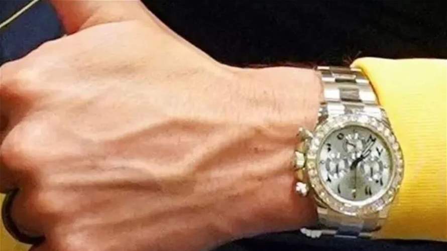 كريستيانو رونالدو يرتدي ساعة بأرقام عربية... وهذا سعرها!