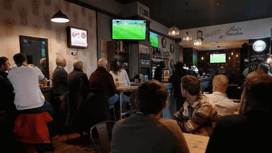 World Cup drinkers boost UK GDP, easing recession risk