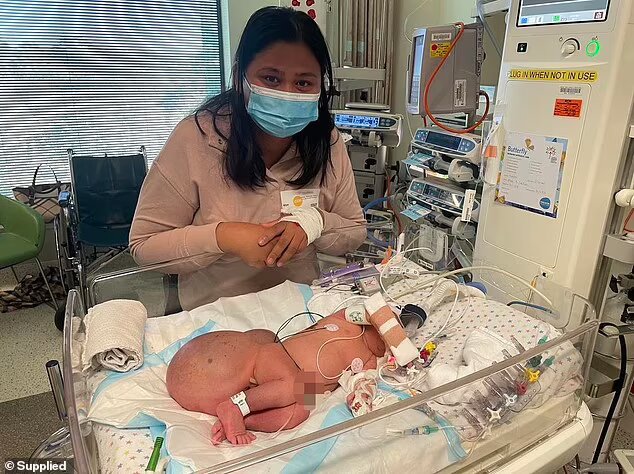 ما اكتشفه الأطباء أثناء حملها بطفلتها مروع وصادم... ولكنهم لم يتوقعوا حصول هذه المعجزة! (صورة)