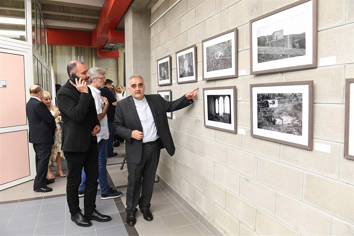 معرض صور للراحل الألماني هاينز غاوبي في جامعة سيدة اللويزة