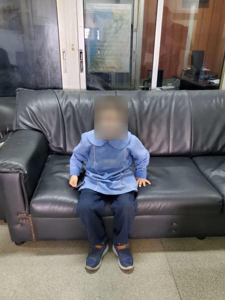 توقيف سيدة أقدمت على تعنيف وإيذاء ولديها القاصرين