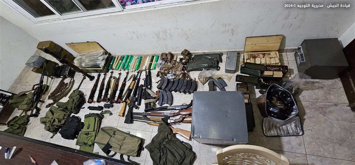 الجيش: دهم منازل مطلوبين في حي الشراونة - بعلبك