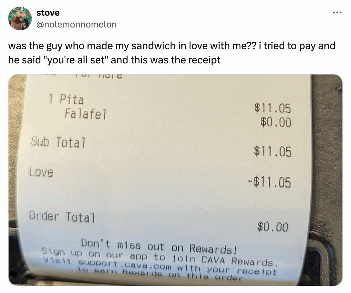 حصل على شطيرة والفاتورة صدمته... الحساب مدفوع باسم الحب؟! (صورة)