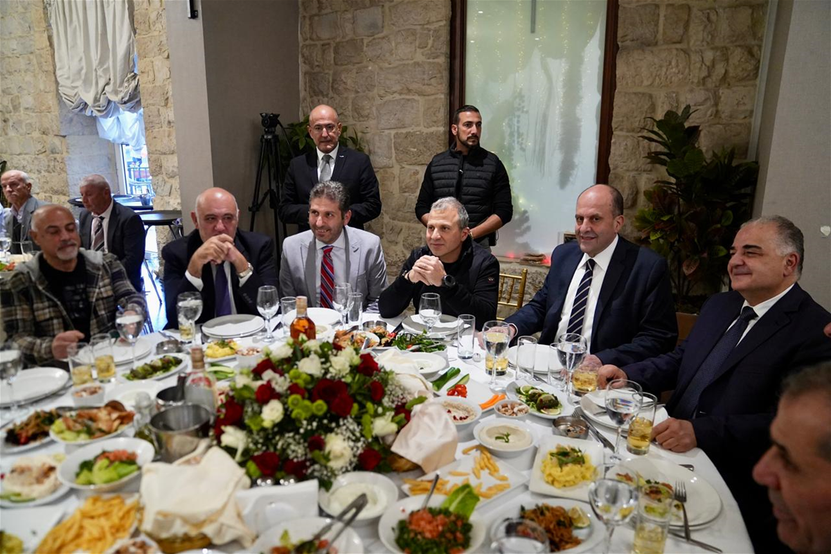 باسيل: "الفسّيدون" على رئيس الجمهورية عملاء صغار يريدون خراب البلد 4 ExtImage 1992570 1291152256