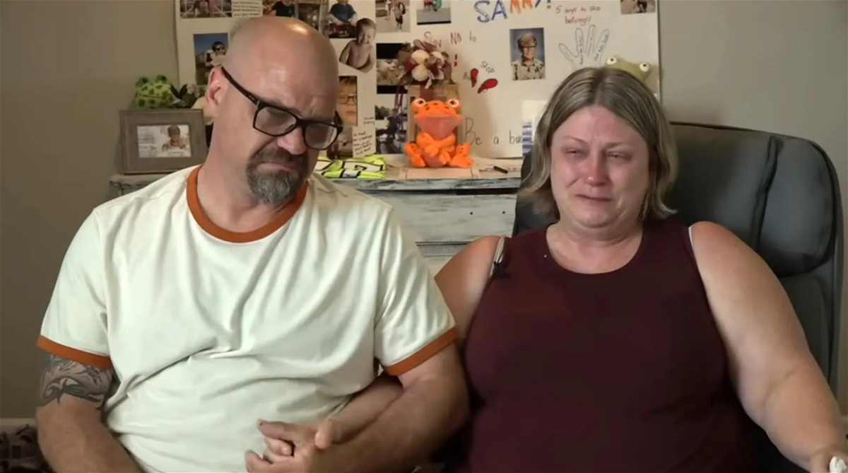 بعد عام كامل من التنمر والأذى المتواصل... فتى يفجع والديه: كان ابني الصغير 