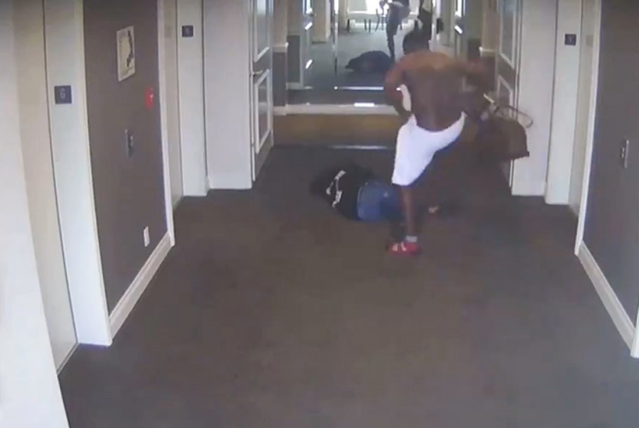 نجم أميركي في موقف حرج... ظهر في فيديو يضرب حبيبته السابقة بوحشية: أشعر بالاشمئزاز 