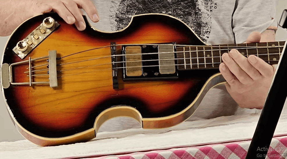 فقد منذ 50 سنة... العثور على غيتار عضو في فرقة البيتلز: مكانه صدم أصحاب المبادرة! (صورة)