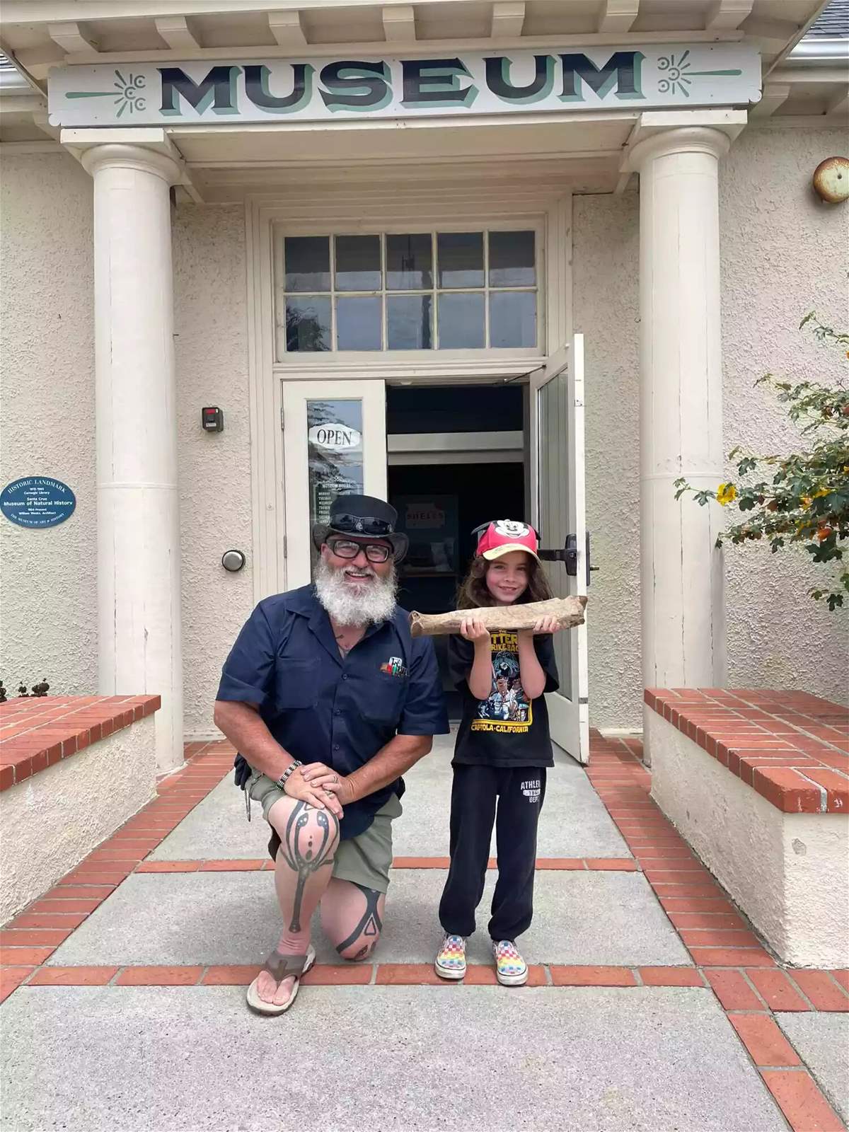 في هذا البلد... طلاب يكتشفون أمرا غريبا يعود إلى عصور ما قبل التاريخ! (صور)