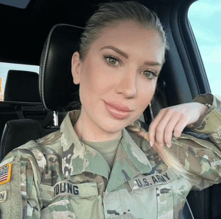 تركت وراءها ابنتها الصغيرة... جندية تنهي حياتها بطريقة مأساوية! (صور)