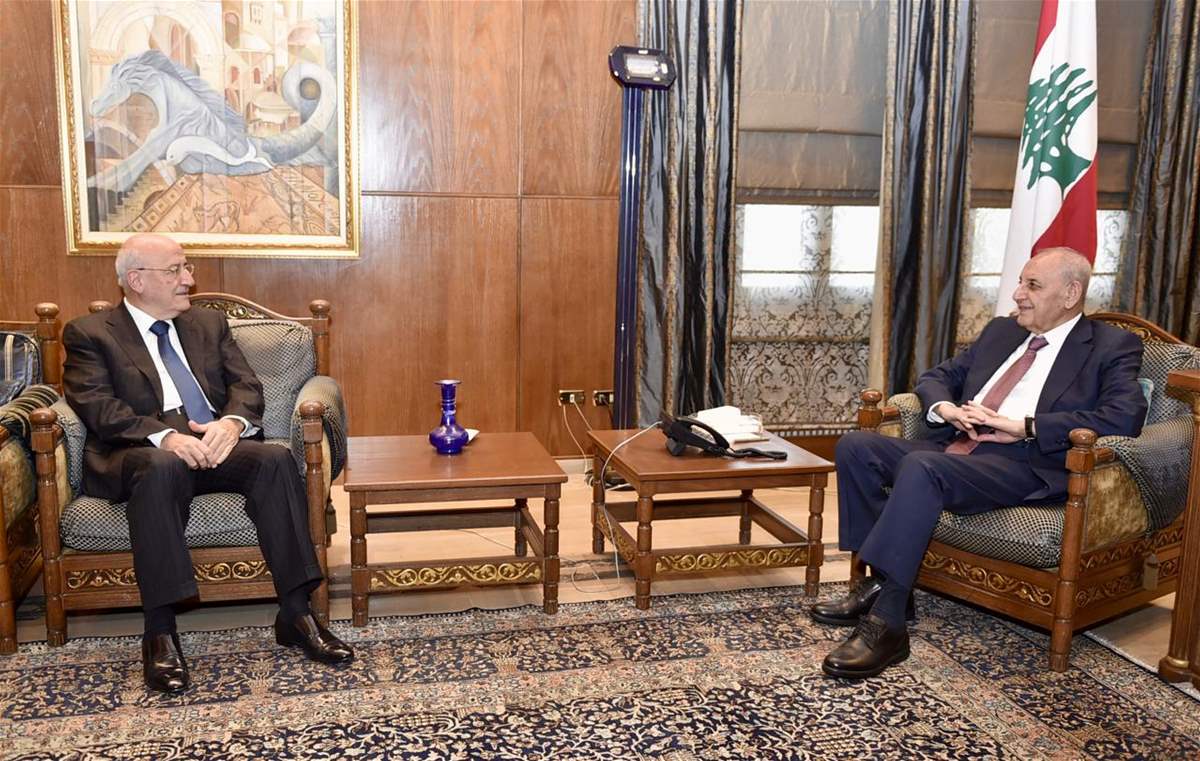 ExtImage 2743946 393974656