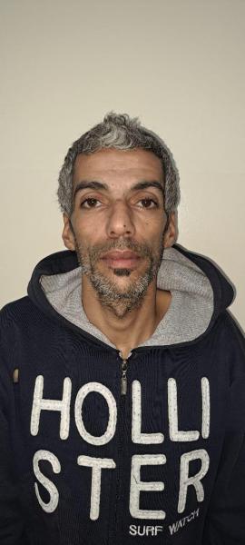 مداهمة في عين الرمانة... توقيف الرأس المدبر لعمليات سرقة دراجات آلية بزي شرطة بلدية 