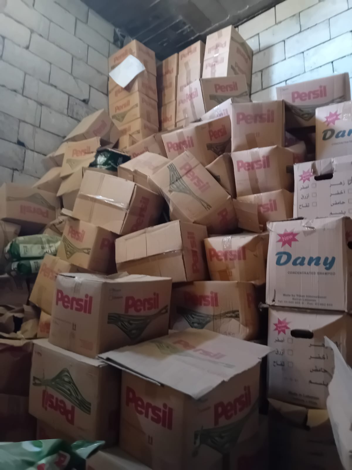 أمن الدولة في زحلة تدهم مستودعا وتوقف صاحبه