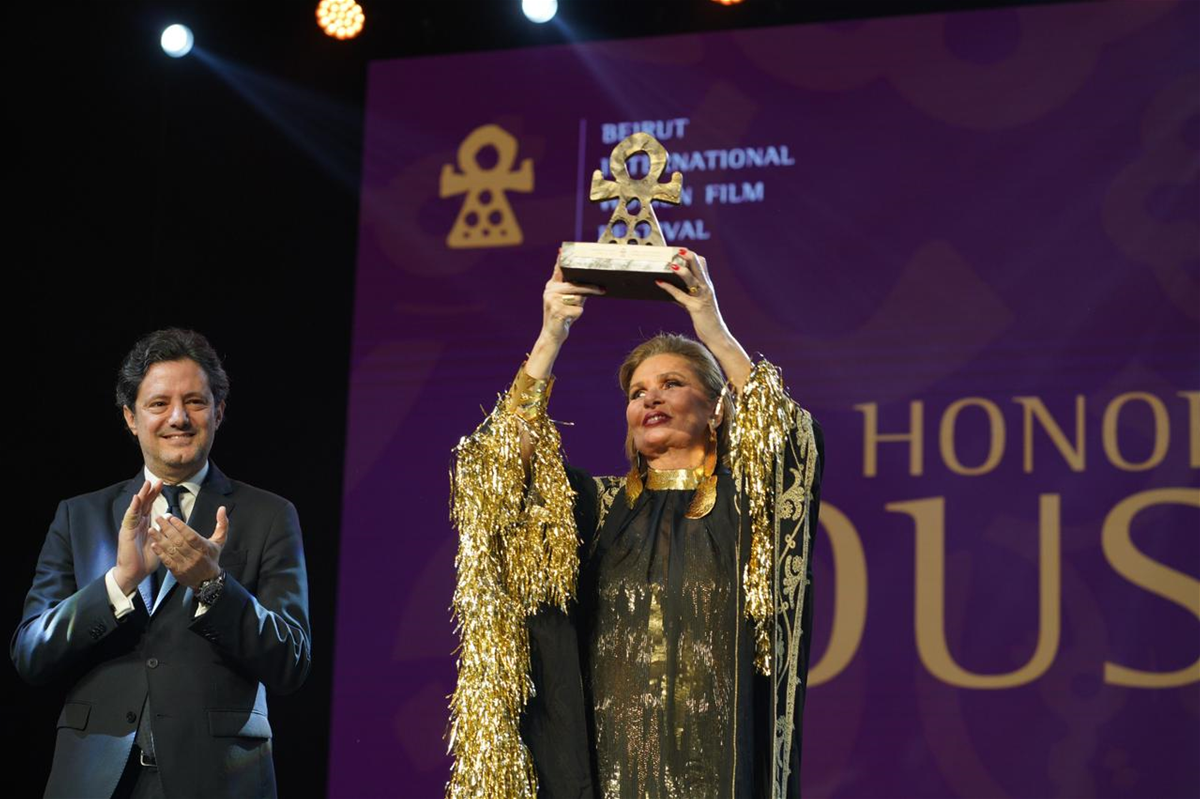 مهرجان بيروت الدولي لسينما المرأة يفتتح فعالياته ويكرم الممثلة المصرية يسرا وسط حضور حاشد (صور)