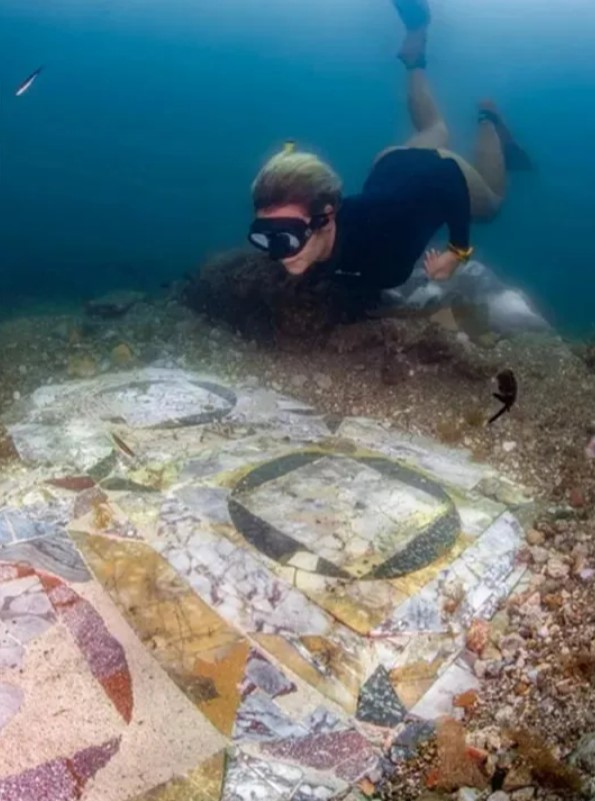 اكتشاف مدينة أثرية غارقة في إيطاليا... كانت وجهة سياحية للأثرياء (صور)