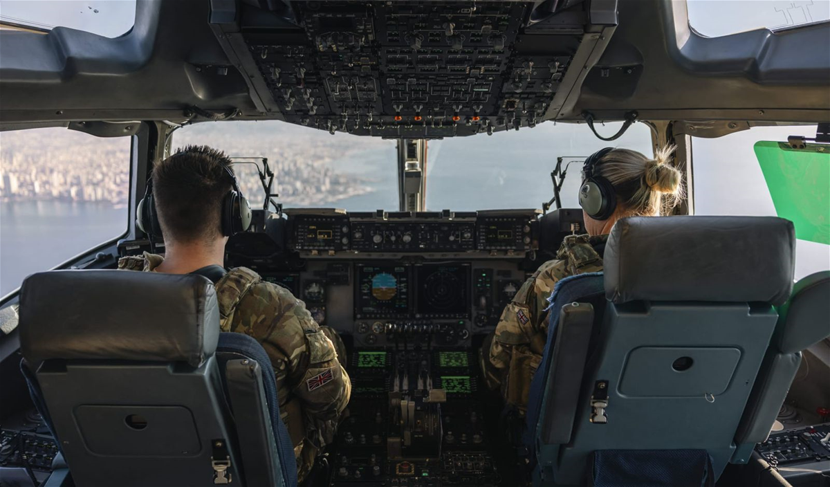 سلاح الجو الملكي البريطاني ينقل إمدادات غذائية وطبية حيوية للجيش: القوة الشرعية الوحيدة للدولة اللبنانية