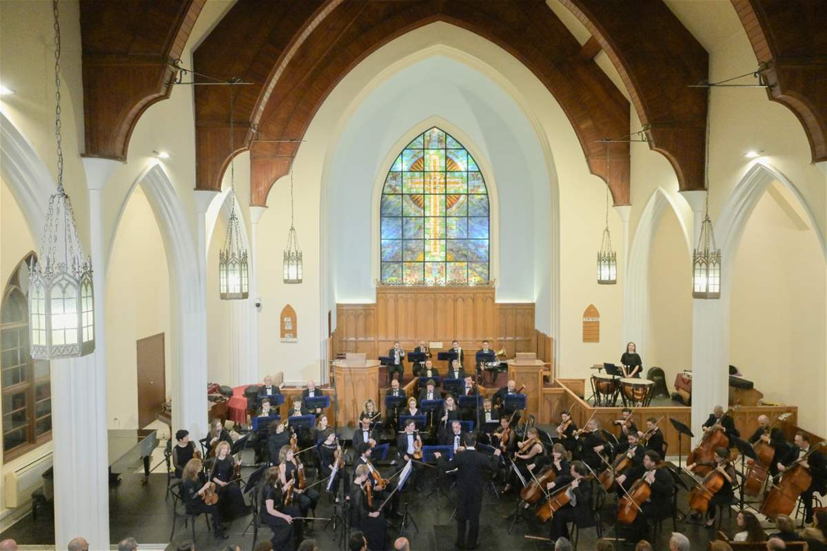 الأوركسترا الفلهارمونية الوطنية... ثنائية إبهار بين القائد لبنان بعلبكي والعازف سعيد (صور)