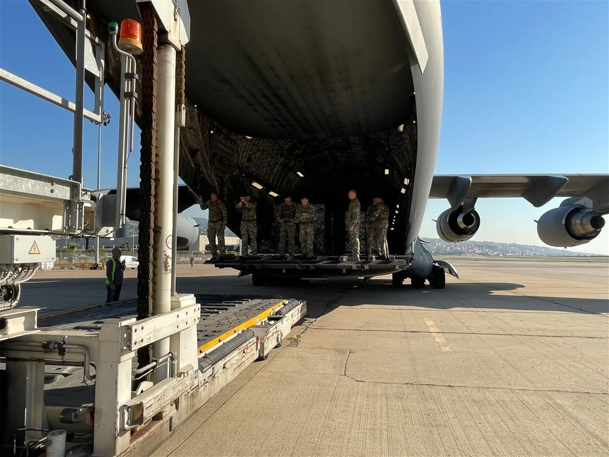 سلاح الجو الملكي البريطاني ينقل إمدادات غذائية وطبية حيوية للجيش: القوة الشرعية الوحيدة للدولة اللبنانية