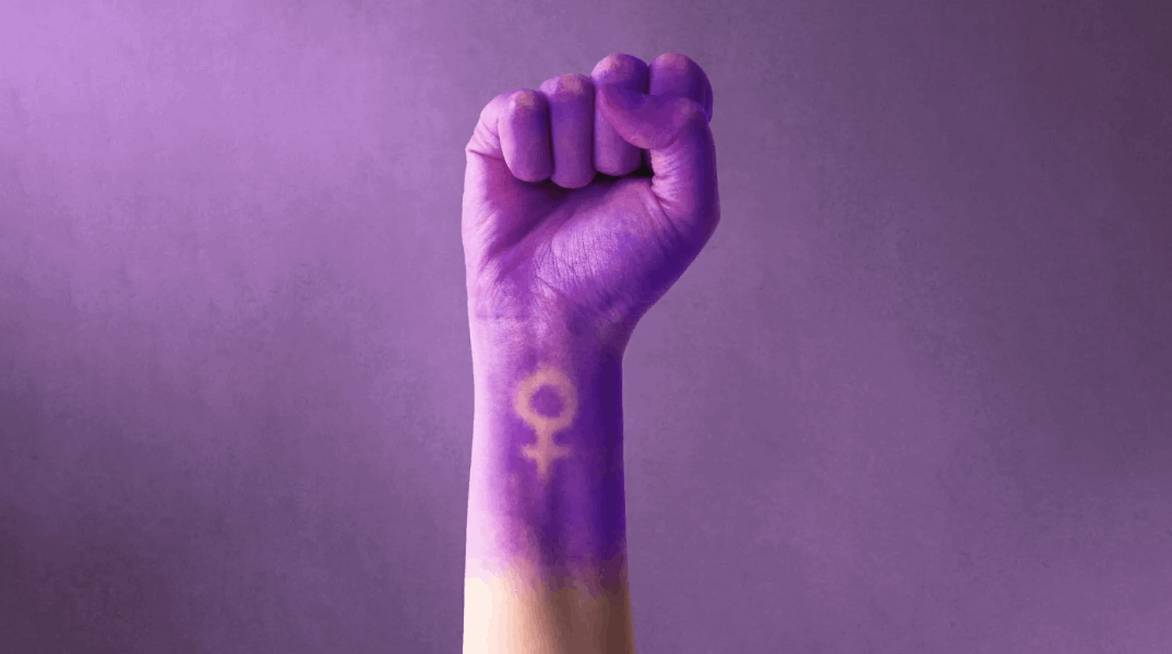 الأرجواني والأخضر والأبيض ألوان يوم المرأة العالمي ... إلى ماذا ترمز؟ (صورة)