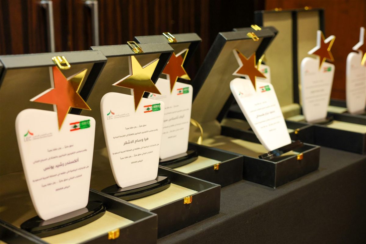 في السباحة والفروسية والتنس والتيكوندو.. أسماء رياضية لبنانية تحلق في سماء السعودية