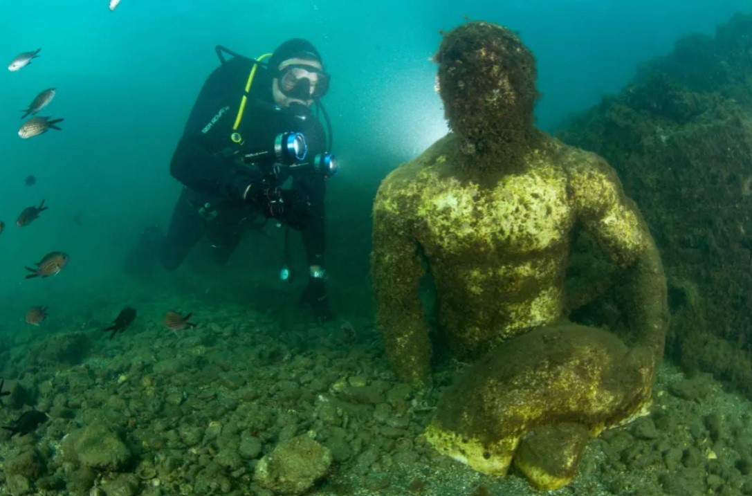 اكتشاف مدينة أثرية غارقة في إيطاليا... كانت وجهة سياحية للأثرياء (صور)
