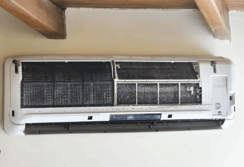 ما عثرت عليه داخل مكيف الهواء في منزلها أرعبها... شعرت بالمرض !