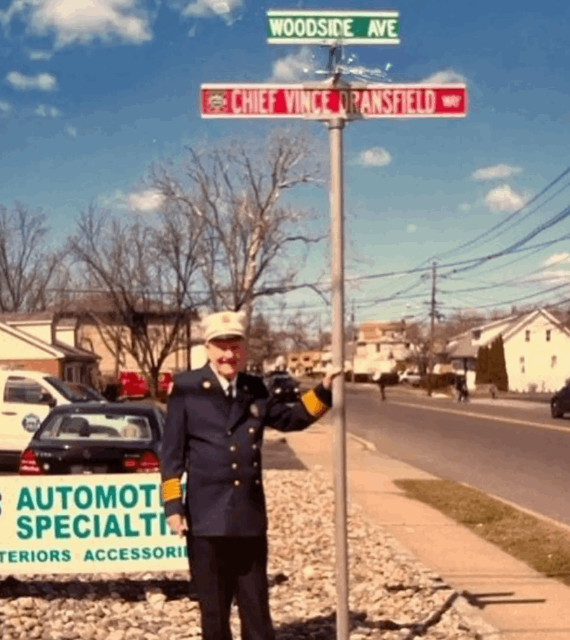 يبلغ من العمر 110 أعوام... رجل معمر يتحدث عن حياته السعيدة: وما سر العمر الطويل؟ (صور)