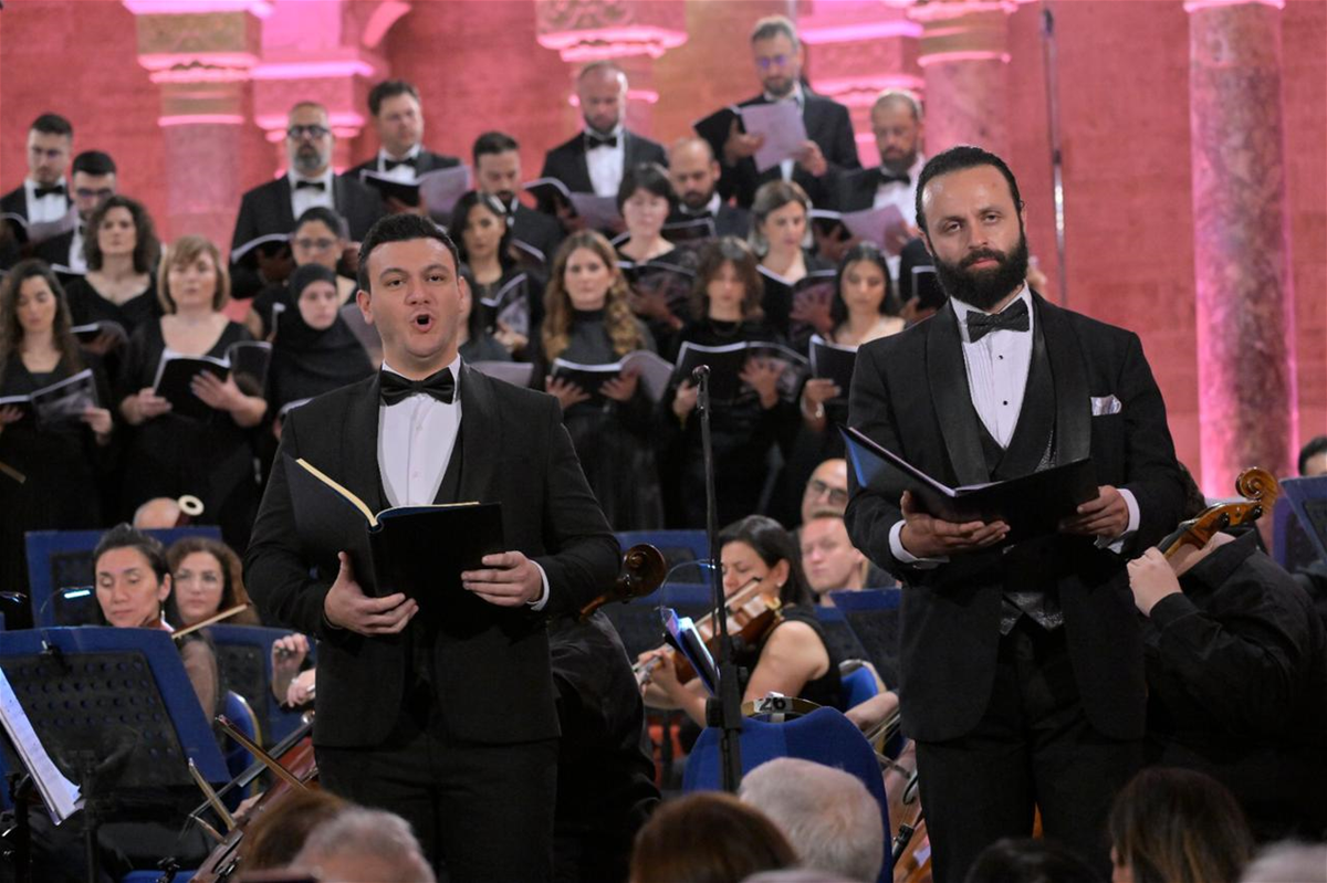 تحفة روسيني الخالدة القداس الصغير المهيب ... في حفلة للأوركسترا الفلهارمونية وجوقة الجامعة الأنطونية برعاية ميقاتي (صور)