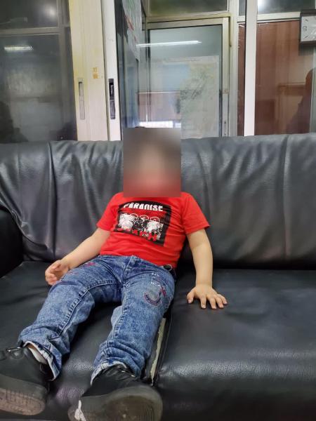 توقيف سيدة أقدمت على تعنيف وإيذاء ولديها القاصرين