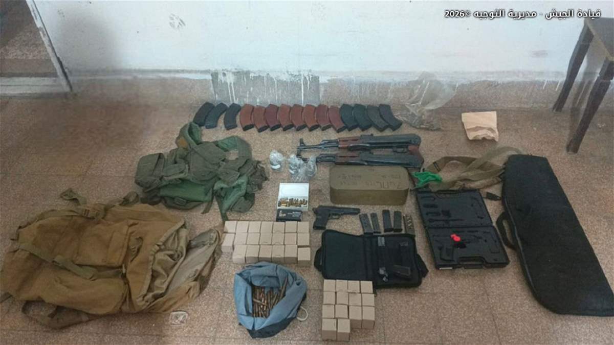 الجيش: توقيف 3 مواطنين لحيازتهم أسلحة وذخائر حربية وآخر لإقدامه على إشهار مسدس على دورية أثناء مواكبتها قافلة مساعدات 3 ExtImage 5655820 536583296