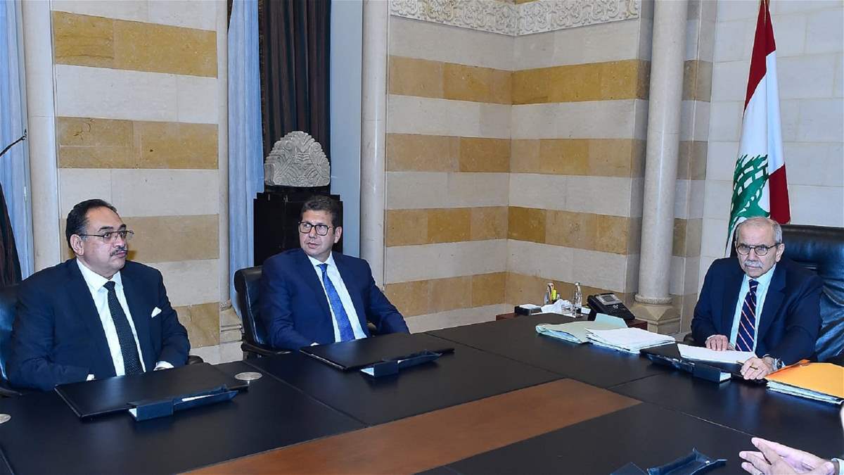 رئيس الحكومة استقبل مدير المخابرات المصرية: تثبيت الأمن والاستقرار في الجنوب يشكل أولوية وطنية 2 ExtImage 5949581 1258995456