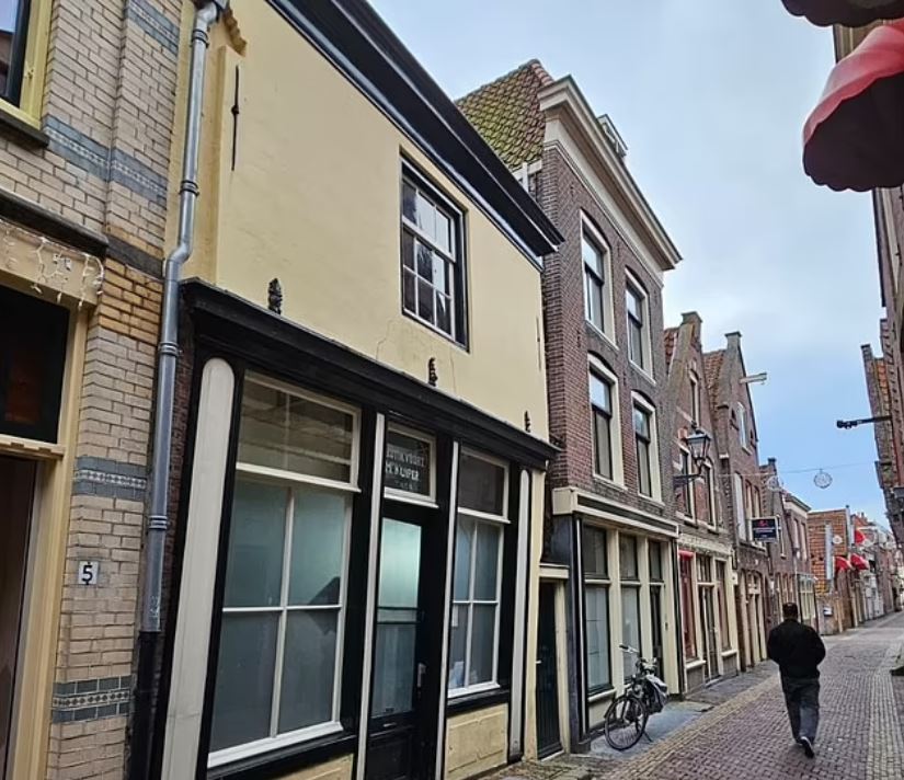 أرضية غامضة مصنوعة من العظام... اكتشاف مذهل بانتظار الخبراء في هولندا (صور)