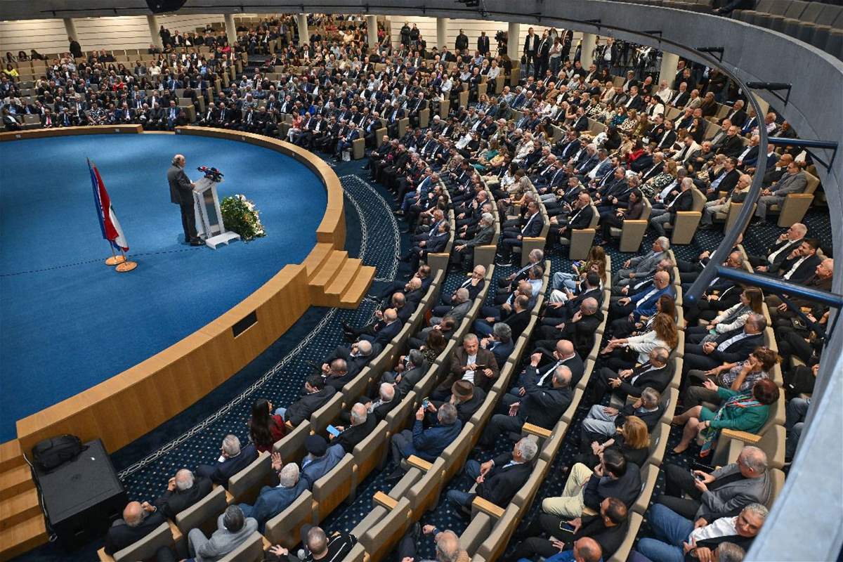 تكريم الشاعر موسى زغيب بوسام الاستحقاق اللبنانيّ الفضي 5 ExtImage 6086138 254130000