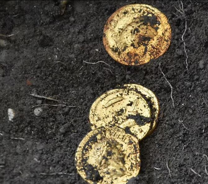 بعد مرور ألفي سنة على وفاتهما... العثور على بقايا بشرية وثروات مادية قد تكشف أمورا تاريخية مهمة! (صور)