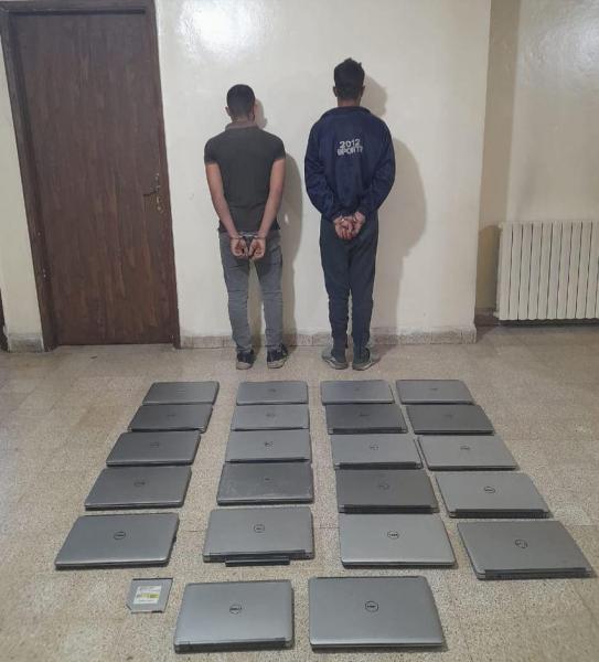 نفذا عملية سرقة من داخل مدرسة طالت عددا من الحواسيب المحمولة