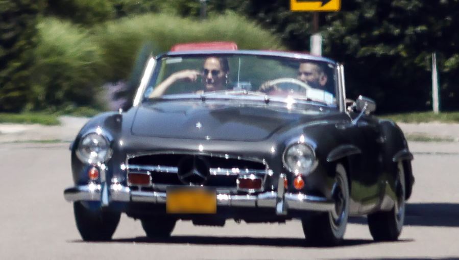 جنيفر لوبيز وبن أفليك يحتفلان بذكرى زواجهما بشكل مختلف هذا العام! (صور)