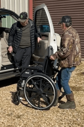 والد بريتني سبيرز يخضع لعملية بتر ساقه.. ويظهر إلى العلن للمرة الأولى (صور)