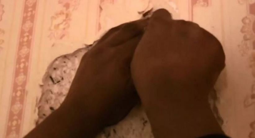 امرأة تأكل الاسمنت وغيرها من المواد المؤذية... إنها بمثابة هرمون السعادة ! (صور)